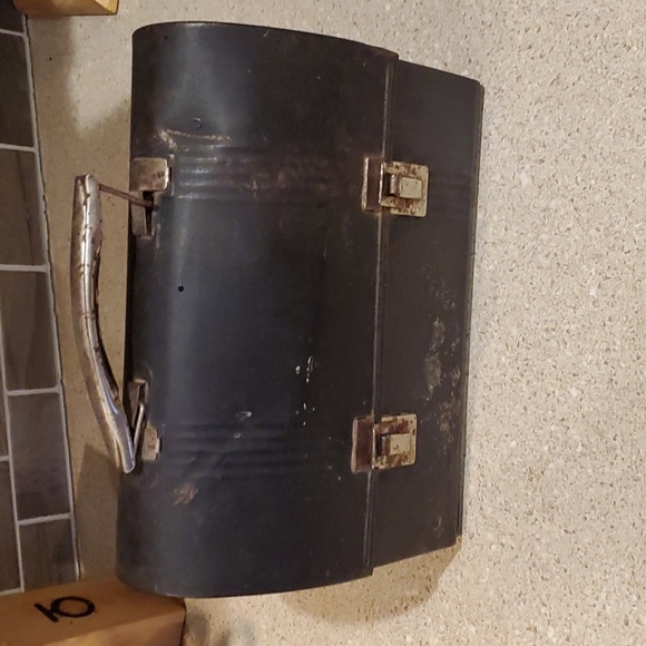 The American Thermos Bottle CO Accents Antique Metal Lunch Box